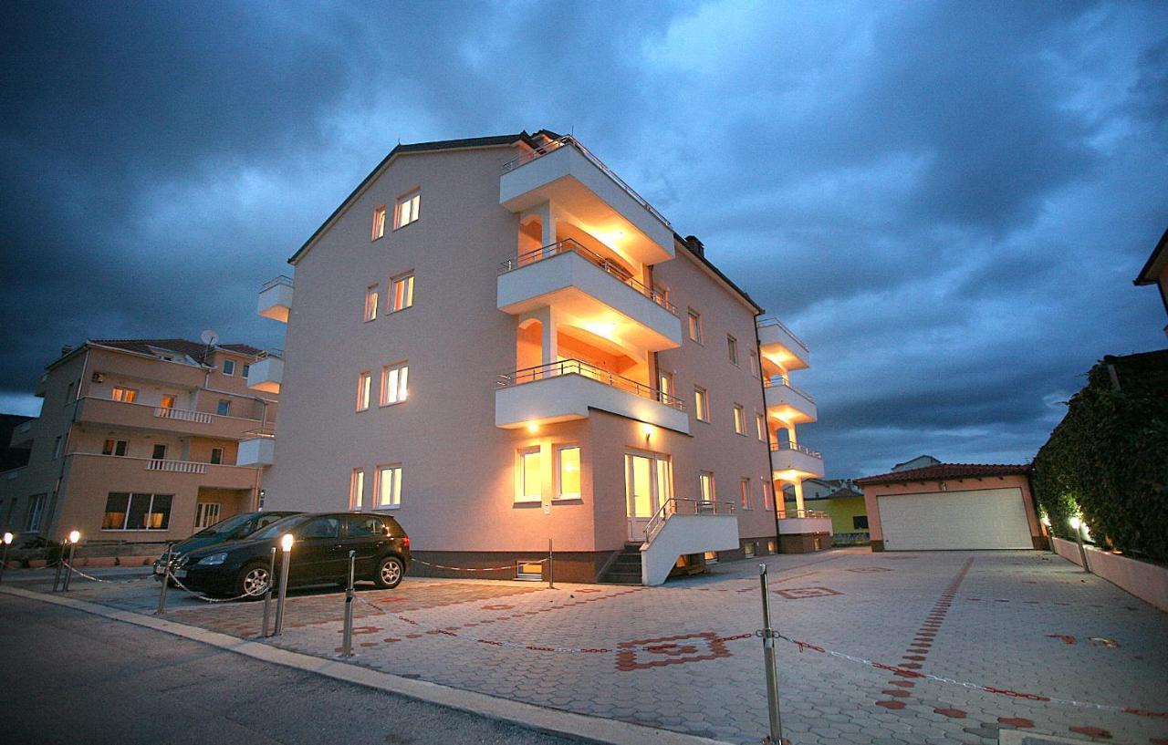 Apartments Bili Trogir Exterior photo