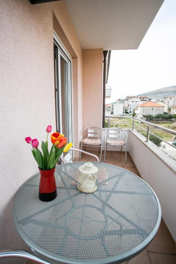 Apartments Bili Trogir Exterior photo